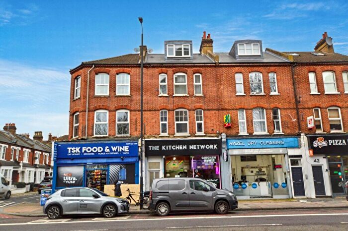 2 Bedroom Flat For Sale In Flat A, Battersea Park Road, Wandsworth, London, SW11