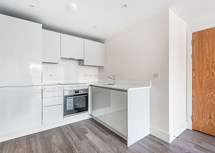 1 Bedroom Flat To Rent In Anniversary Avenue West, Trinity House North, OX25