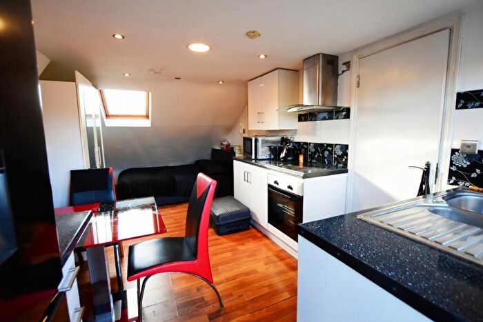 Flat To Rent In Loft Flat, Goldhurst Terrace, NW6