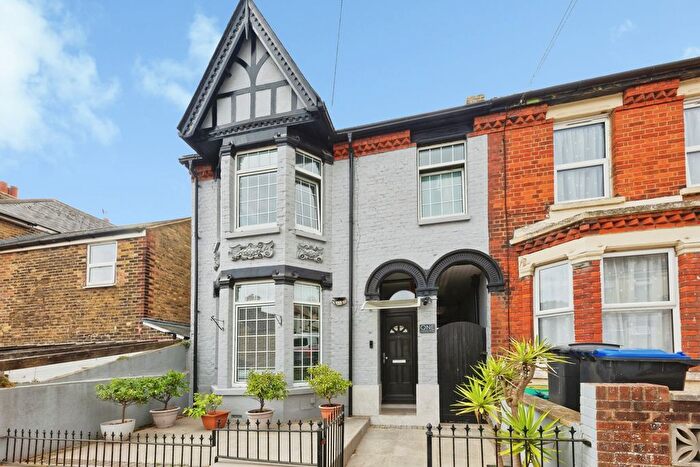 4 Bedroom End Terrace House For Sale In Lascelles Road, Dover, Kent, CT17