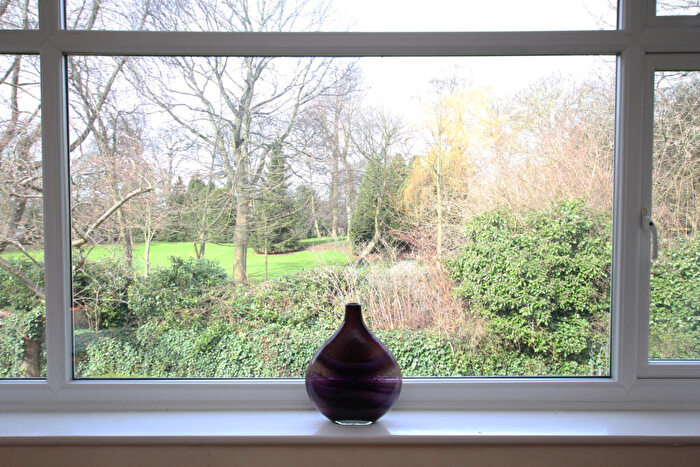 2 Bedroom Apartment To Rent In The Poplars, Headingley, Leeds, LS6