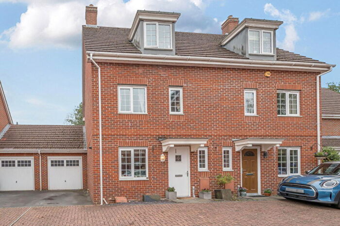 4 Bedroom Semi-Detached House For Sale In School Close, Basingstoke, RG22