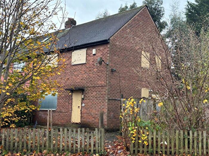 3 Bedroom End Of Terrace House For Sale In Elmfield Avenue, Huddersfield, HD3