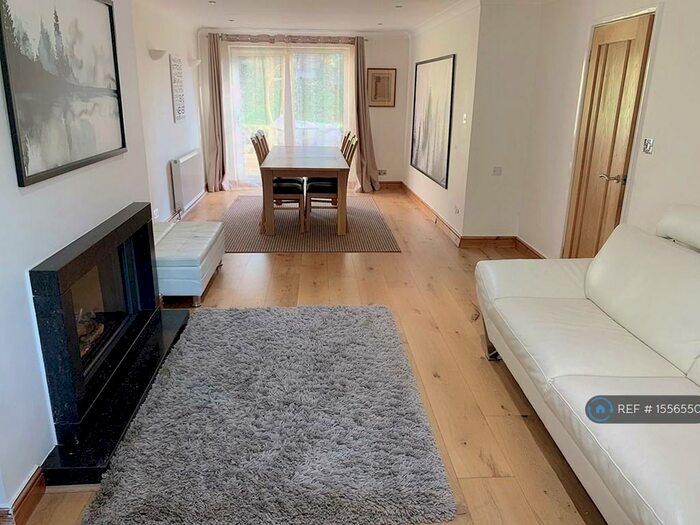 4 Bedroom Semi-Detached House To Rent In Wheeleys Road, Birmingham, B15