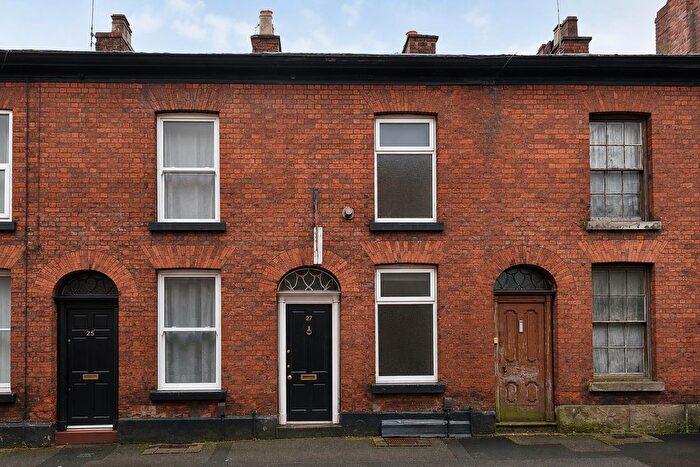 2 Bedroom Property To Rent In Roe Street, Macclesfield, SK11