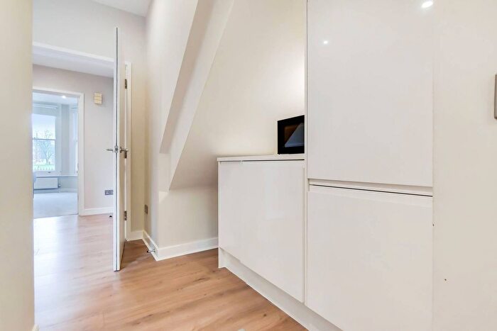 1 Bedroom Flat To Rent In Vincent Square, Westminster, London, SW1P