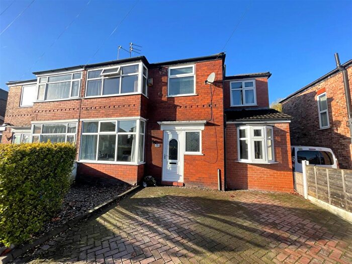4 Bedroom Semi Detached House For Sale In Barkway Road, Stretford, Manchester, M32
