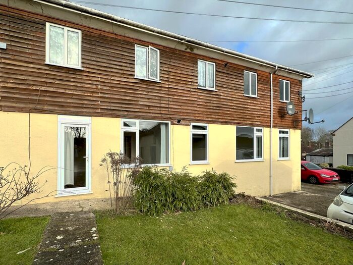 2 Bedroom Flat To Rent In Mead Court, Gillingham, SP8