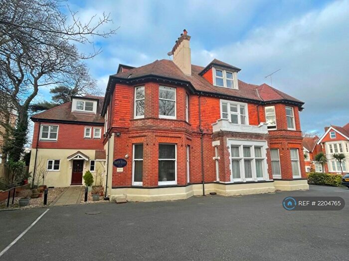 2 Bedroom Flat To Rent In Barton Manor, Bournemouth, BH5