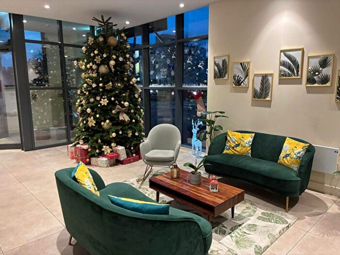 2 Bedroom Apartment To Rent In Lampwick Quay Old Mill Street, Manchester, Greater Manchester, M4