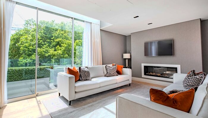 2 Bedroom Flat To Rent In Green Street, Mayfair, London, W1K