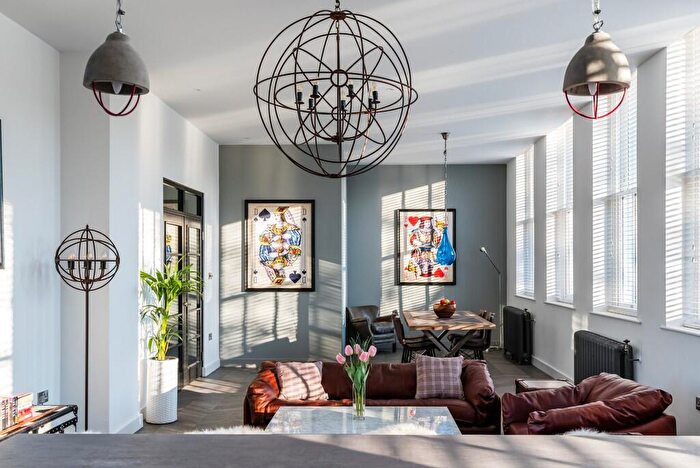 3 Bedroom Apartment To Rent In St Pauls House, - St. Pauls Square, Jewellery Quarter, B3