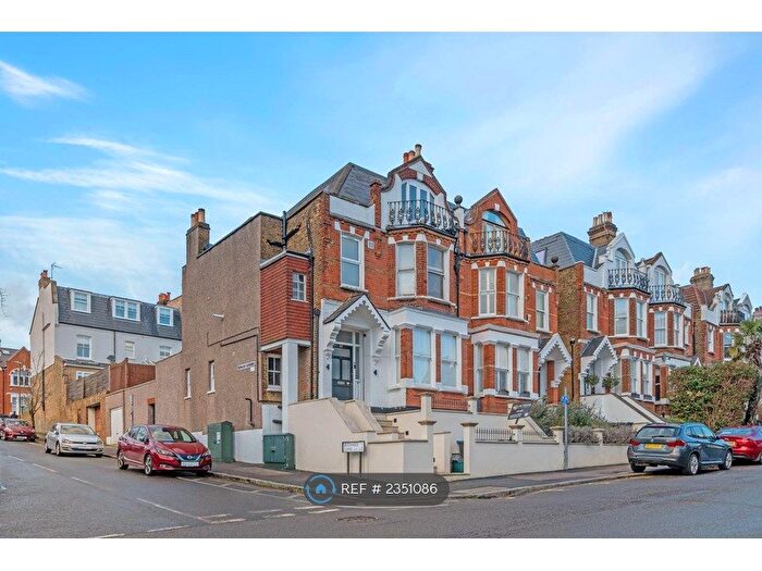 1 Bedroom Flat To Rent In Woodside, London, SW19