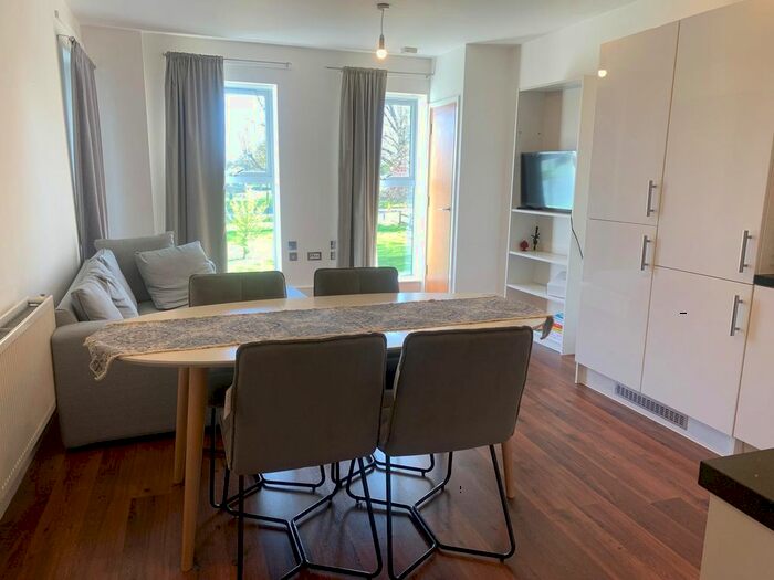 1 Bedroom Flat To Rent In Rectory Park Avenue, Northolt, UB5