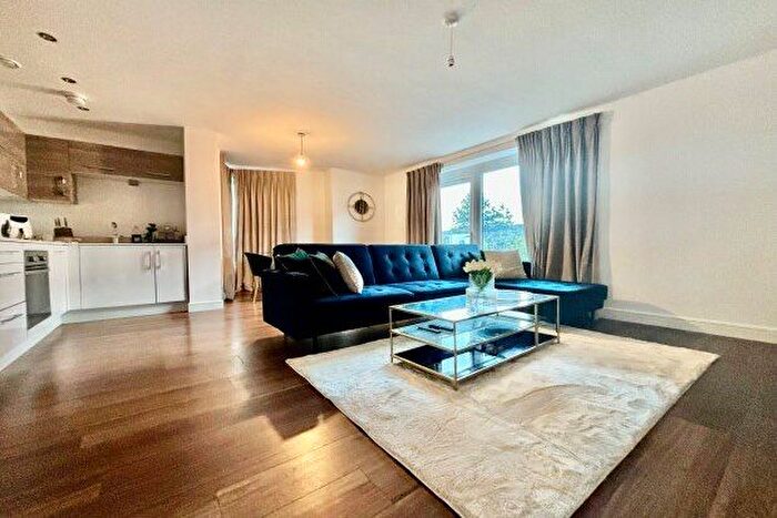 2 Bedroom Flat To Rent In Pearl Lane, Gillingham, ME7