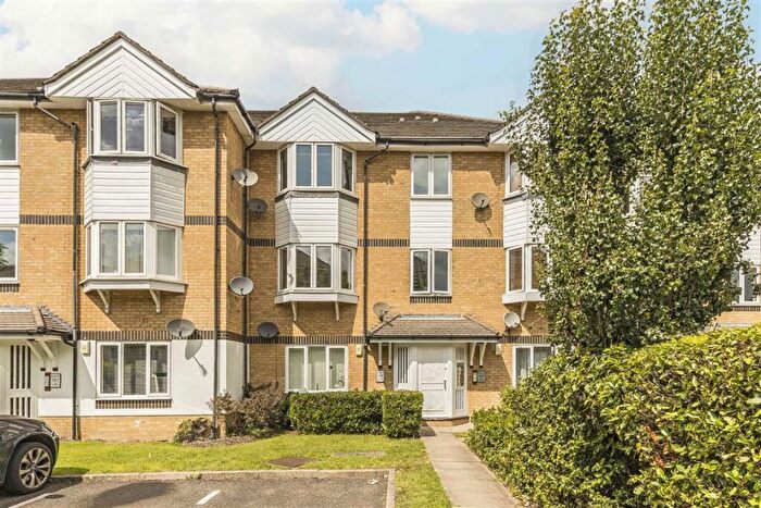 2 Bedroom Flat To Rent In Sheppard Drive, Bermondsey, SE16