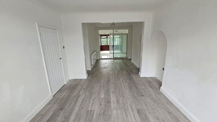 3 Bedroom Semi Detached House To Rent In Brabazon Road, Heston, Hounslow, TW5