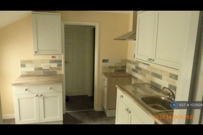 3 Bedroom Maisonette To Rent In Mill Road, Lowestoft, NR33