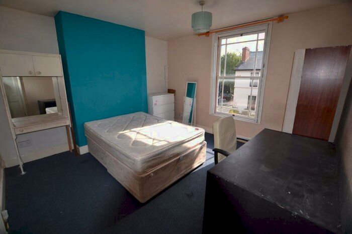 4 Bedroom House To Rent In Grove Bank, DE1