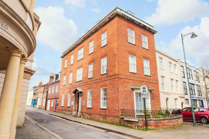 2 Bedroom Flat To Rent In Marlowe Avenue, Canterbury, CT1