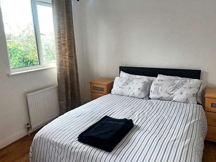 Studio To Rent In Vivian Avenue, Wembley, HA9
