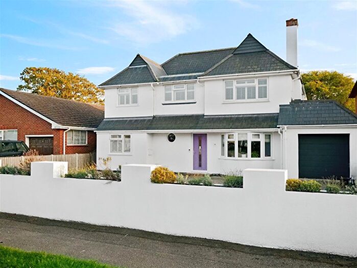 4 Bedroom Detached House For Sale In Wortley Road, Highcliffe, Christchurch, BH23