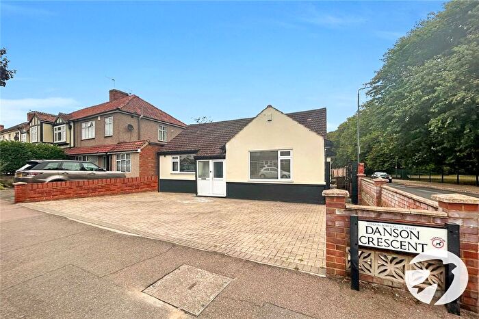 3 Bedroom Bungalow For Sale In Danson Crescent, South Welling, Kent, DA16