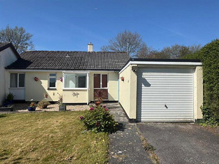 2 Bedroom Semi-Detached Bungalow To Rent In Whieldon Road, St. Austell, PL25