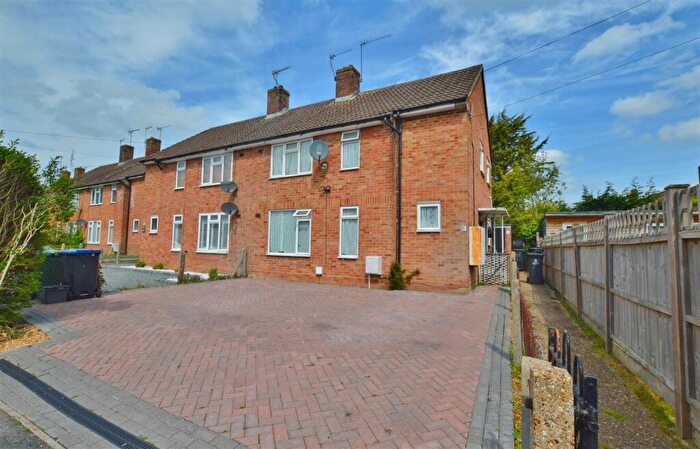 1 Bedroom Maisonette For Sale In Deans Close, Stoke Poges, Slough, SL2