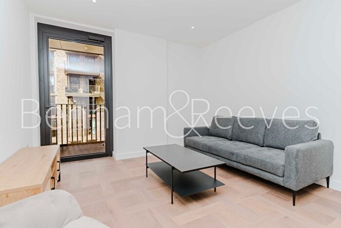 1 Bedroom Flat To Rent In Boxwood Gardens, London Dock, E1W