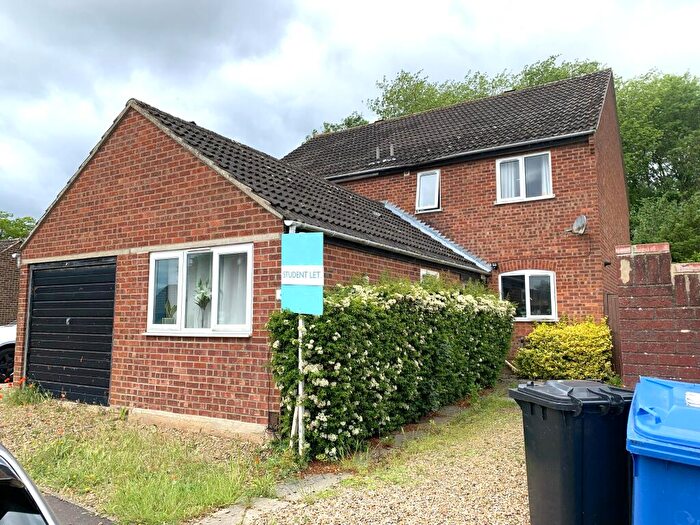 5 Bedroom Semi Detached House To Rent In Howlett Drive, Norwich, Norfolk, NR5