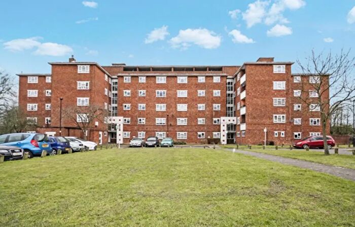 2 Bedroom Flat For Sale In Grange Court, Old Ruislip Road, Northolt, Greater London, UB5