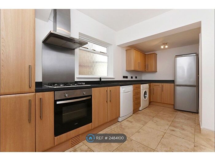 1 Bedroom Flat To Rent In Drayton Bridge Road, London, W7