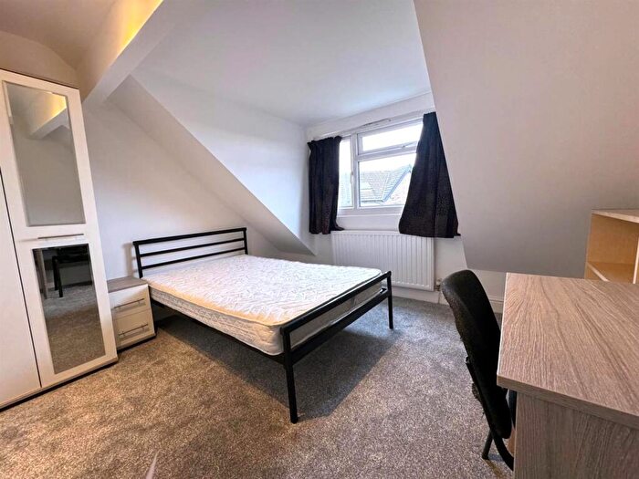 4 Bedroom End Of Terrace House To Rent In Crookes, Sheffield, S10