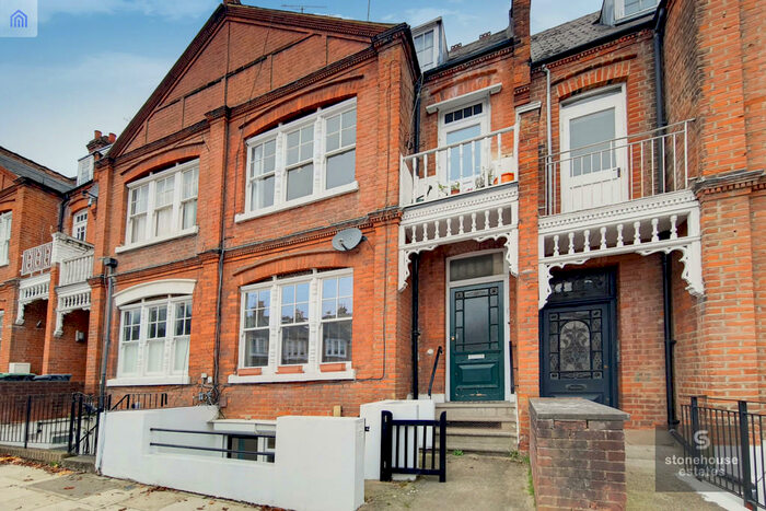 2 Bedroom Apartment To Rent In Milton Park, London, N6