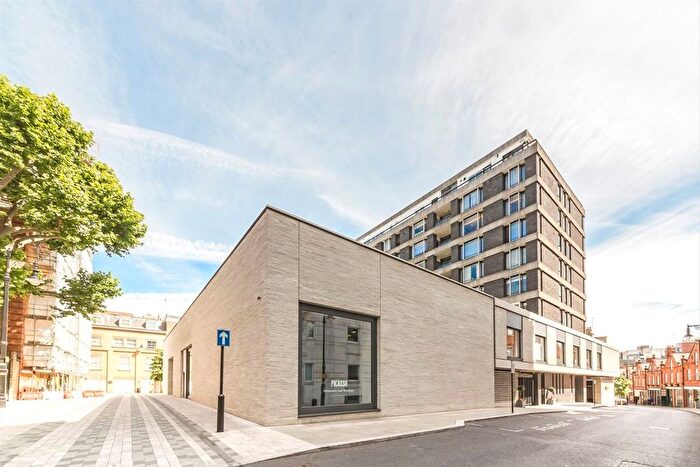 3 Bedroom Flat For Sale In Bourdon Street, London, W1K