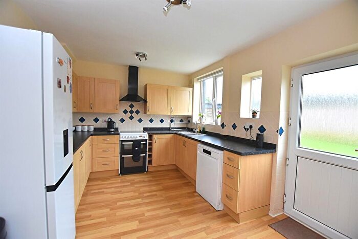 3 Bedroom Semi-Detached House For Sale In Northway, Holmes Chapel, CW4