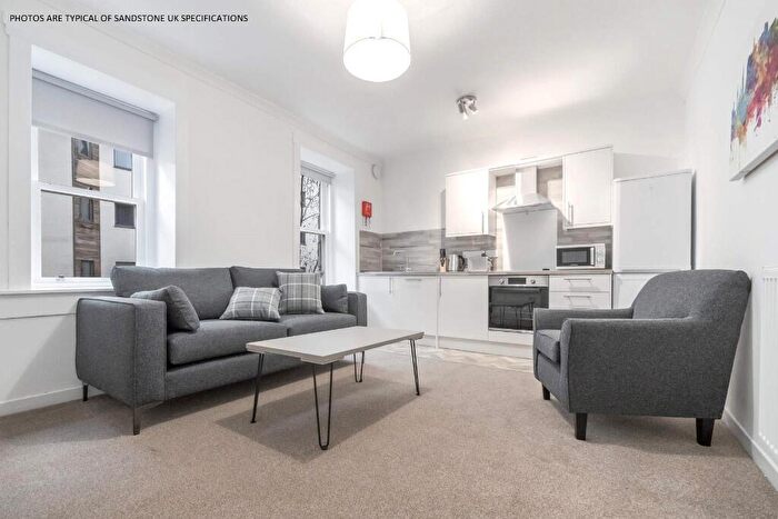 3 Bedroom Flat To Rent In Pitkerro Road, Stobswell, Dundee, DD4