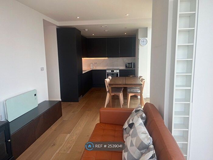 2 Bedroom Flat To Rent In Viadux, Manchester, M1