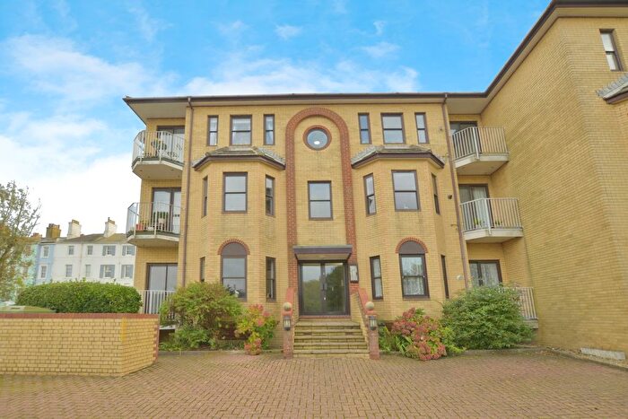 2 Bedroom Flat For Sale In Moyle Court, South Road, Hythe, Kent, CT21