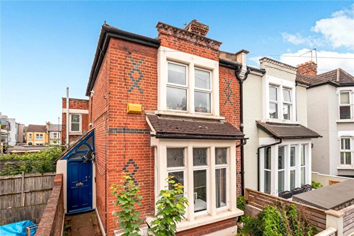 Apartment To Rent In Hazeldon Road, London, SE4