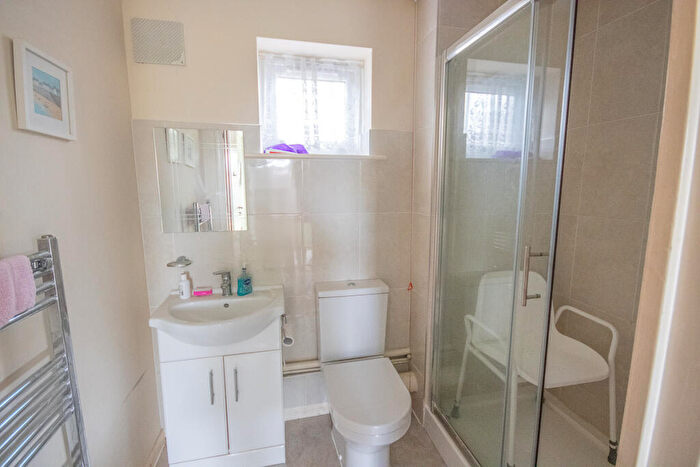 2 Bedroom Bungalow For Sale In Meadowlark Grove, Oakwood, DE21