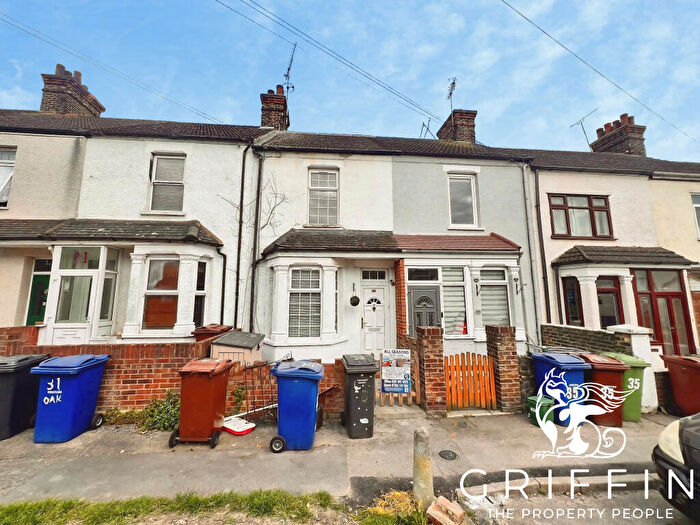 3 Bedroom Terraced House To Rent In Oak Road, Grays, RM17