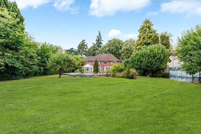 4 Bedroom Detached House For Sale In Park Avenue North, Harpenden, Hertfordshire, AL5