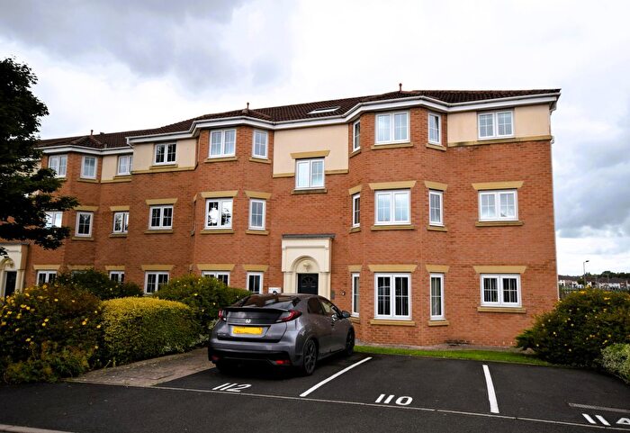 2 Bedroom Flat To Rent In Watermans Walk, CA1