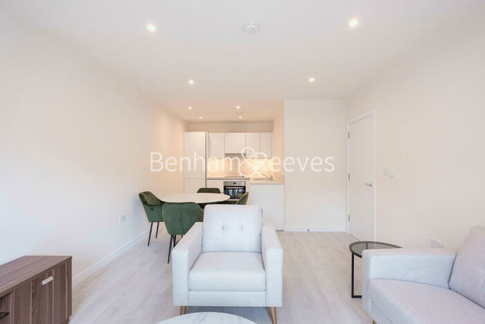 1 Bedroom Apartment To Rent In Inglis Way, Hampstead, NW7