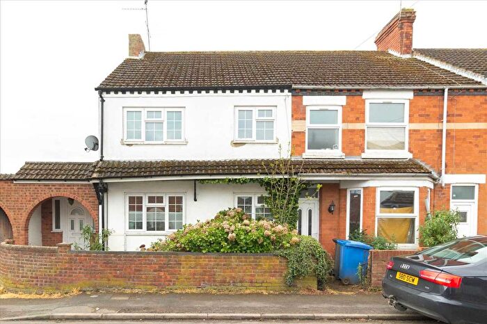 3 Bedroom End Of Terrace House To Rent In Finedon Street, Burton Latimer, Kettering, NN15