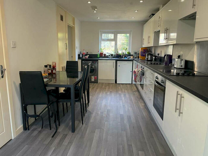6 Bedroom House To Rent In Querns Place, Canterbury, CT1