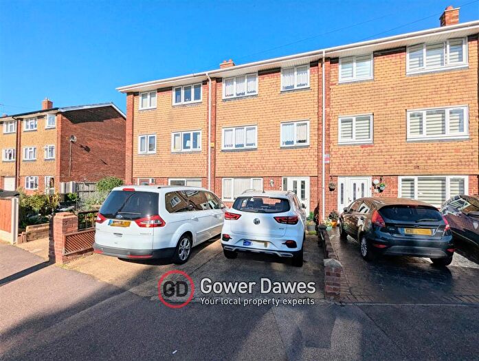 4 Bedroom Terraced House For Sale In Godman Road, Chadwell St.Mary, RM16