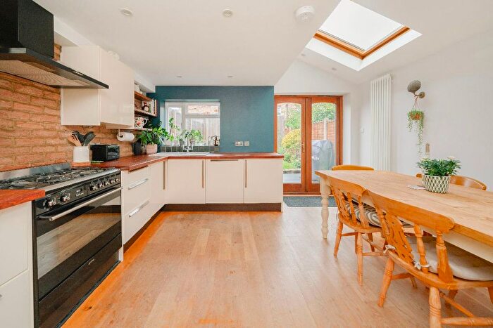 3 Bedroom Terraced House For Sale In Eleanor Grove, Barnes, SW13